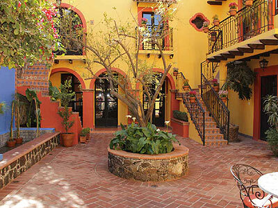 Hotel Casa Mia Suites