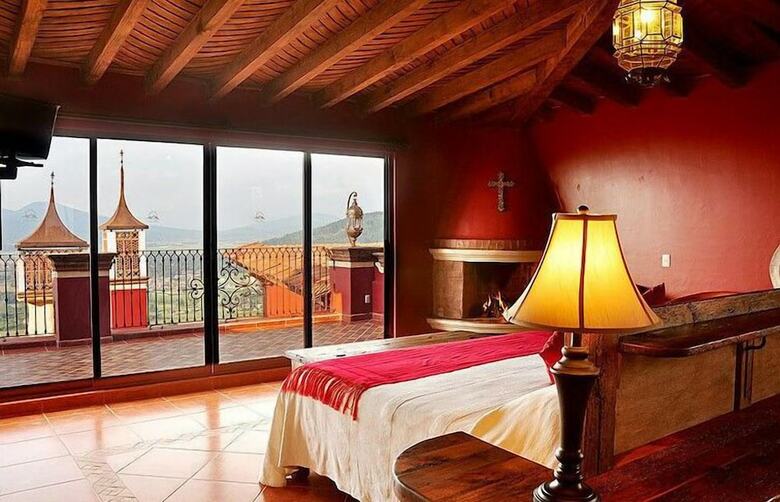 Hotel Port�n Del Cielo