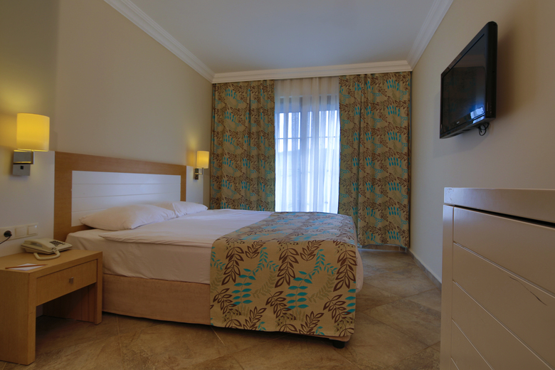 Crystal Green Bay Hotel