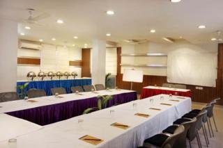 Hotel Mandakini Plaza Kanpur