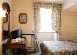 Hotel Britannia Ashley Hale