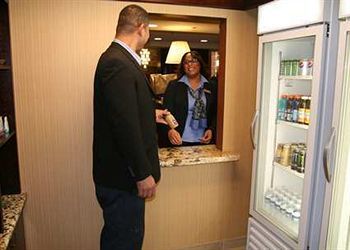 Hotel Hampton Inn And Suites Bakersfield
