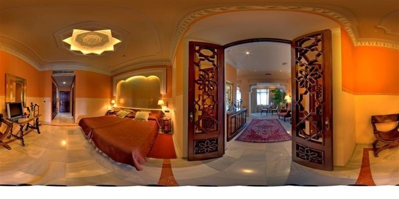 Hotel Alhambra Palace