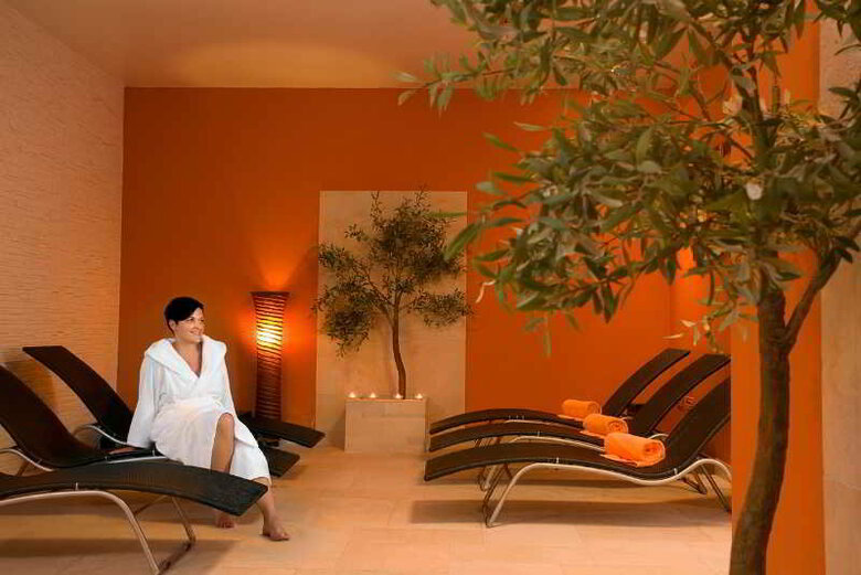 Luna Island Hotel