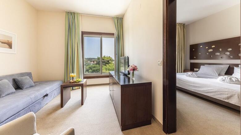 Luna Island Hotel