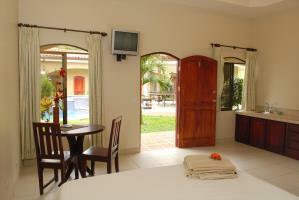 Hotel Las Brisas Resort And Villas