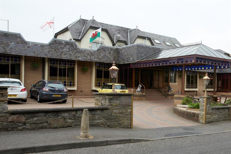 Symphony Lovat Hotel(.)