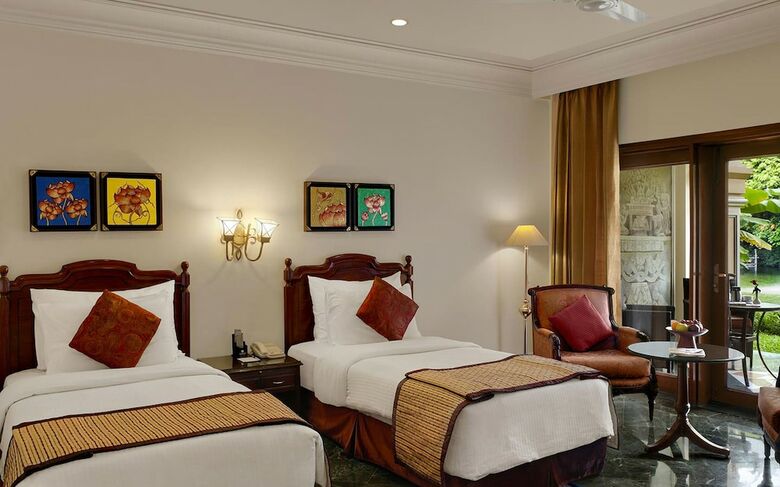 Hotel Mayfair Lagoon