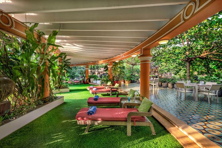 Hotel Mayfair Lagoon
