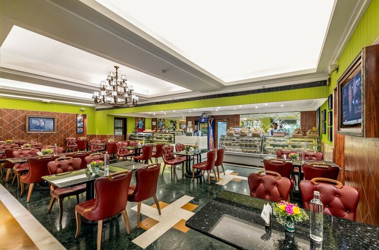 Hotel Mayfair Lagoon