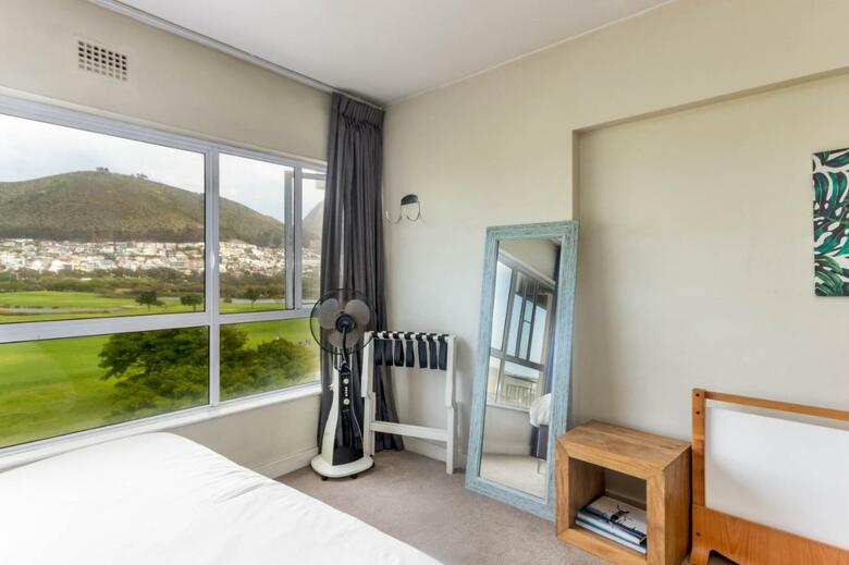 Hotel Mouille Point Village