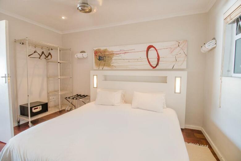 Hotel Mouille Point Village