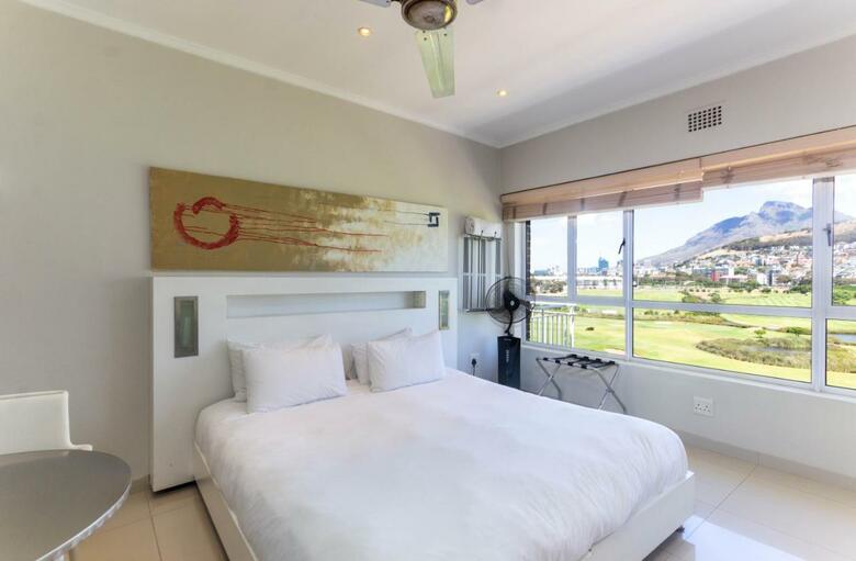 Hotel Mouille Point Village