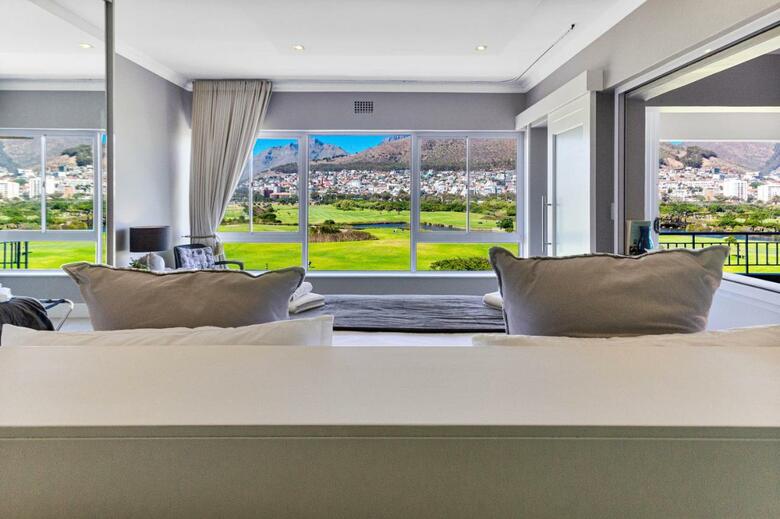 Hotel Mouille Point Village
