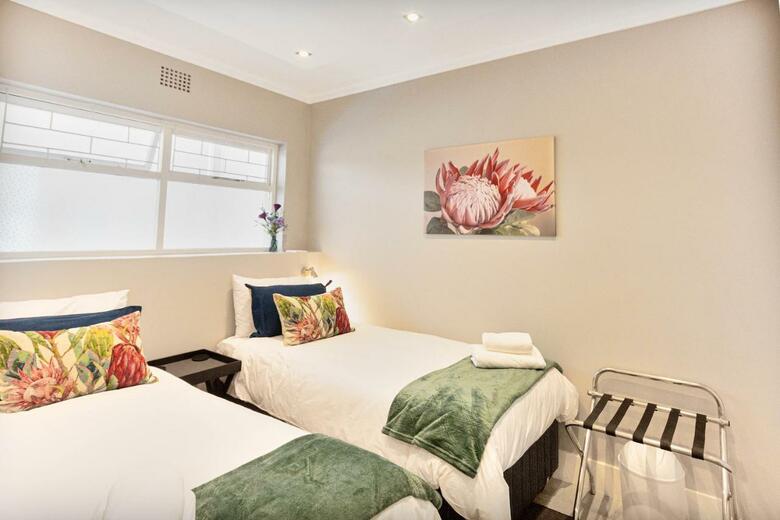 Hotel Mouille Point Village