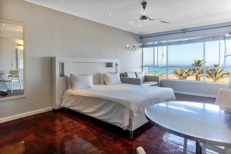 Hotel Mouille Point Village