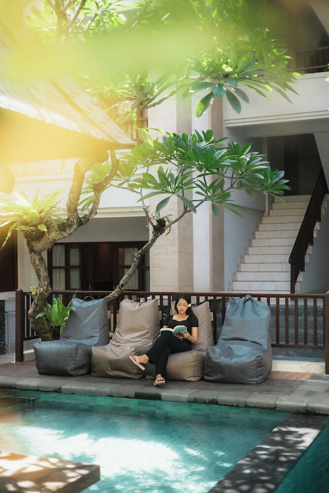 Fourteen Roses Beach Hotel
