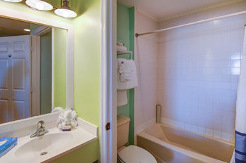 Hotel Lighthouse Resort Inn & Suites