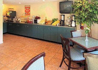 Hotel Econo Lodge Inn & Suites At Ft. Benning