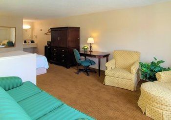 Hotel Econo Lodge Inn & Suites At Ft. Benning