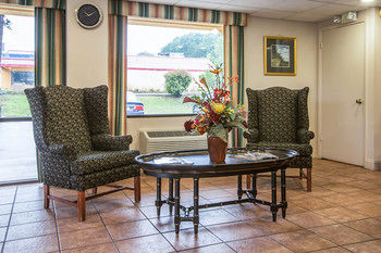 Hotel Econo Lodge Inn & Suites At Ft. Benning