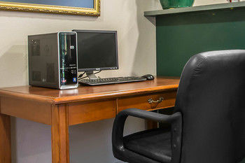 Hotel Econo Lodge Inn & Suites At Ft. Benning