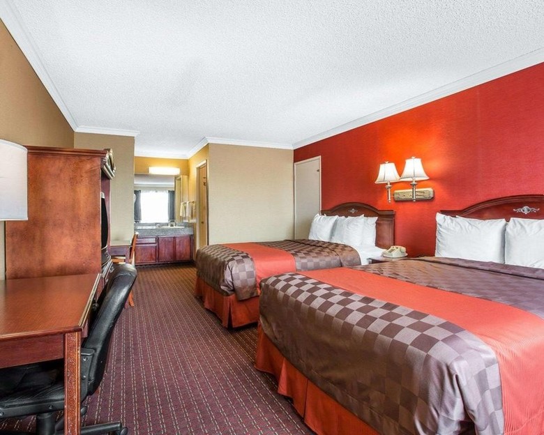 Hotel Rodeway Inn Near Stubhub Center
