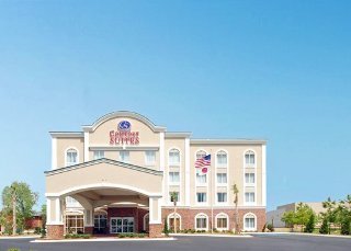 Hotel Comfort Suites Airport