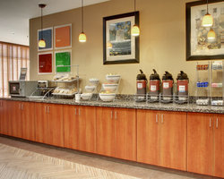 Hotel Comfort Suites Airport