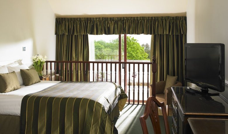 Barcelo Combe Grove Manor Hotel