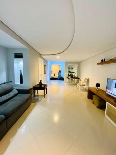 Cwb 997 Com Piscina Aquecida Jacuzzi E Playground