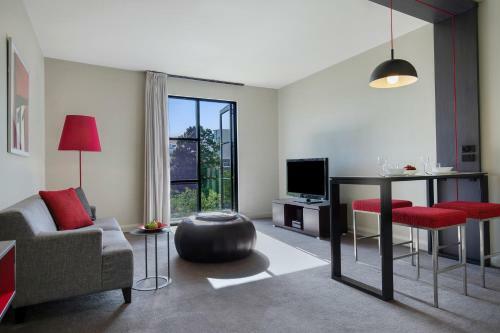 Hotel Mantra On Hindmarsh Square