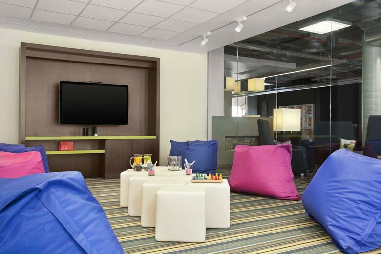 Hotel Aloft Brussels Schuman