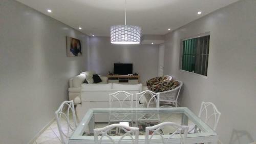 Casa 03 Dorms Pr�x A Praia Da Enseada Com Lazer