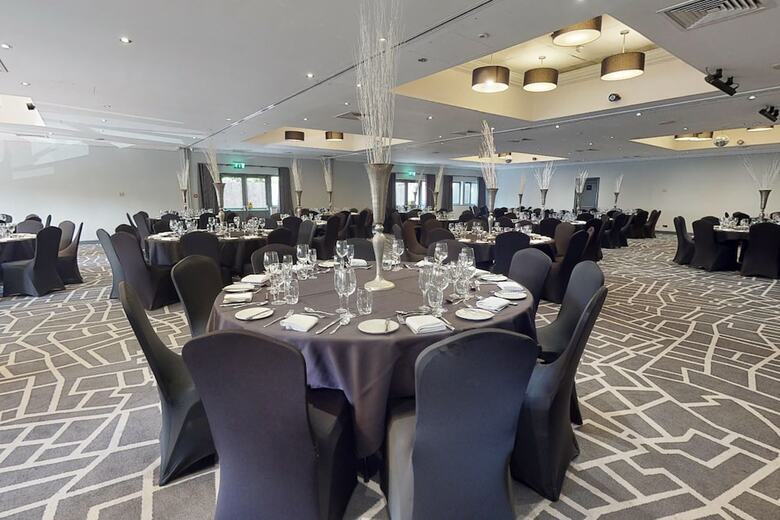 Village Cardiff - Hotel & Leisure Club