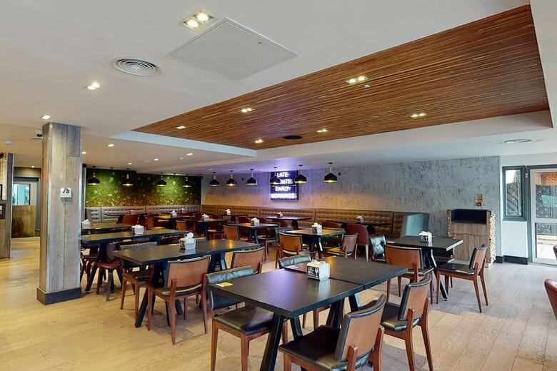 Village Cardiff - Hotel & Leisure Club