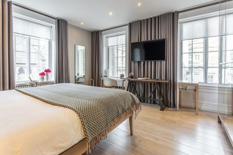 Bank Hotel