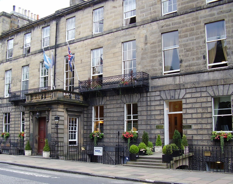 Hotel The Royal Scots Club