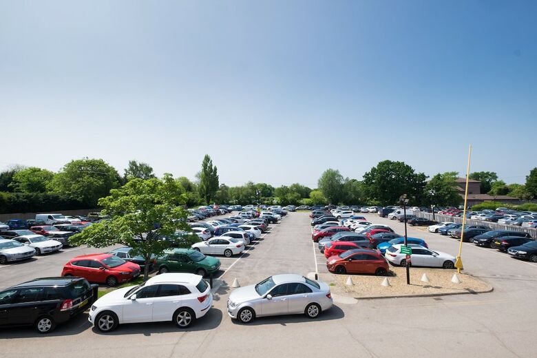 Hotel Holiday Inn Gatwick Airport