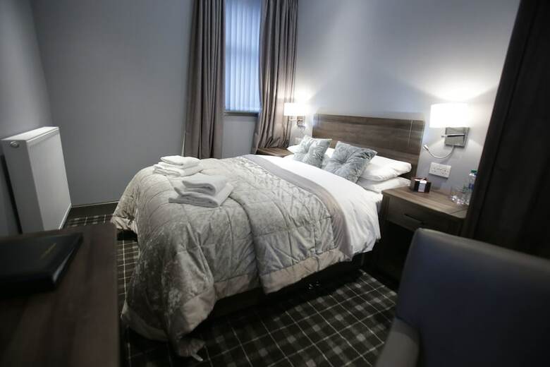 Devoncove Hotel