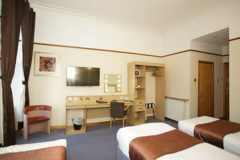 Devoncove Hotel