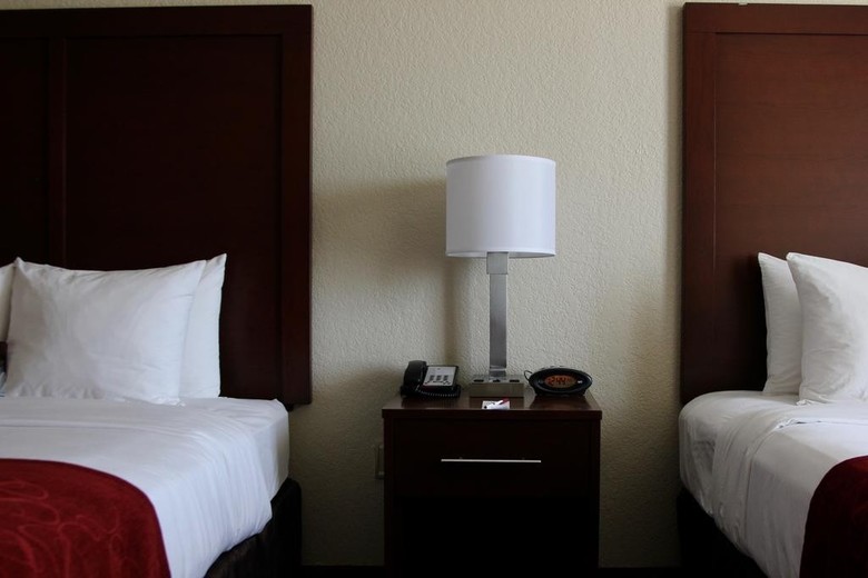 Hotel Comfort Suites North Ih 35