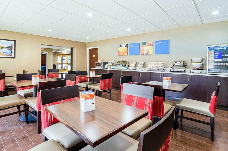 Hotel Comfort Inn & Suites