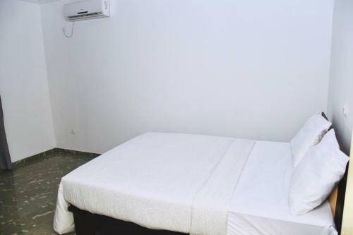 Hotel H�tel La Couronne Rw