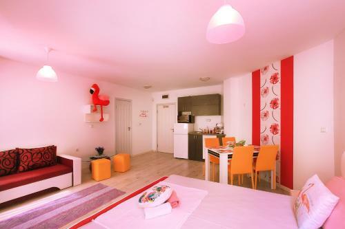 Apartamento Minismart Complex Rainbow Garden And Jacuzzi