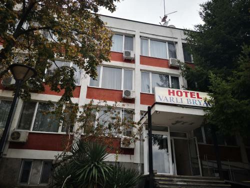 Albergue Hotel Varly Bryag