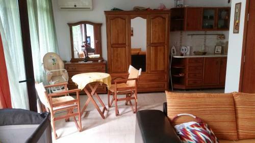 Apartment Orange Etara 3