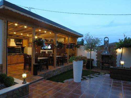 Hostal Aurora Guest House