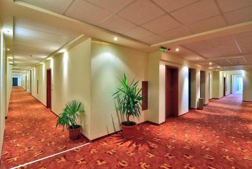 Kris Apartments At Paradise Green Park