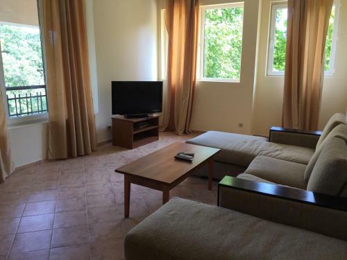 Kris Apartments At Paradise Green Park